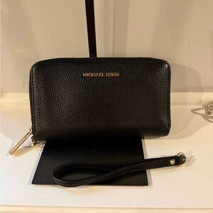 Michael Kors Black Pebbled Leather Wristlet with callout